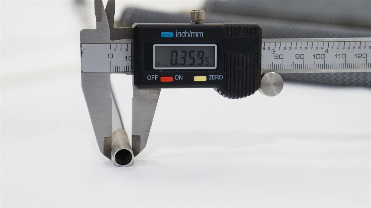 True Temper Dynamic Gold Tour Issue S400 34.25"-37.5" 8pc Iron Shaft Set 1000155 - Image 5